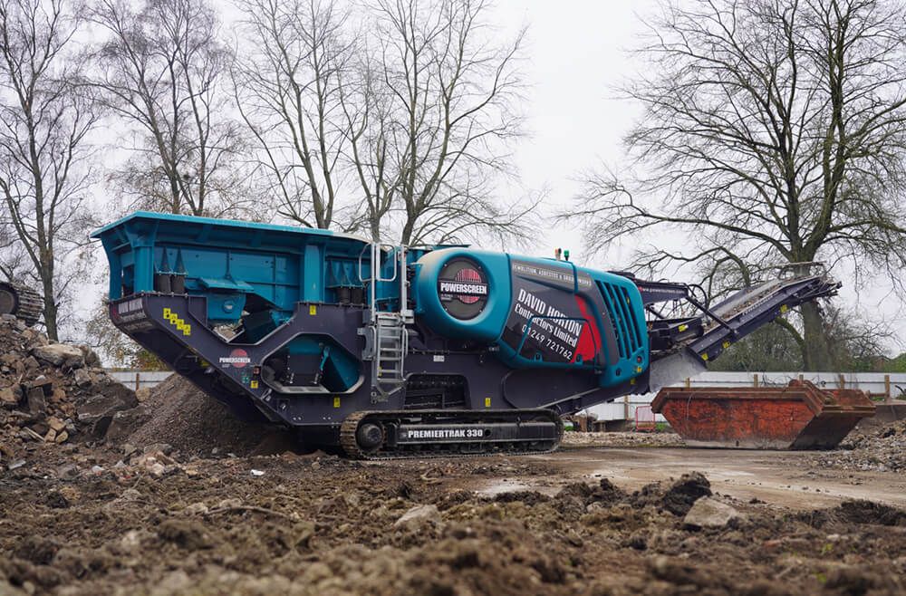 Premiertrak_330_Gallery_Image_1.jpg