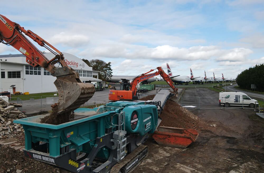Premiertrak_330_Gallery_Image_2.jpg